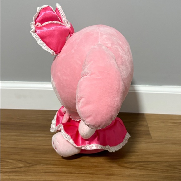 ♡ My Melody pink plushie! ૮꒰ ˶• ༝ •˶꒱ა ♡ - Picture 3 of 9